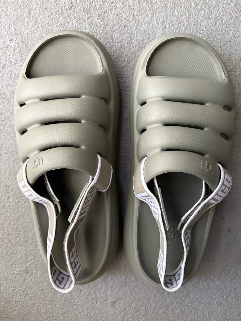 UGG Sport Yeah slides 🔥 Moss Green •Women size 8